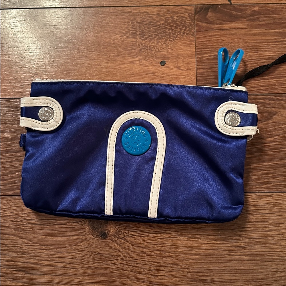 Kipling Navy and White pouch